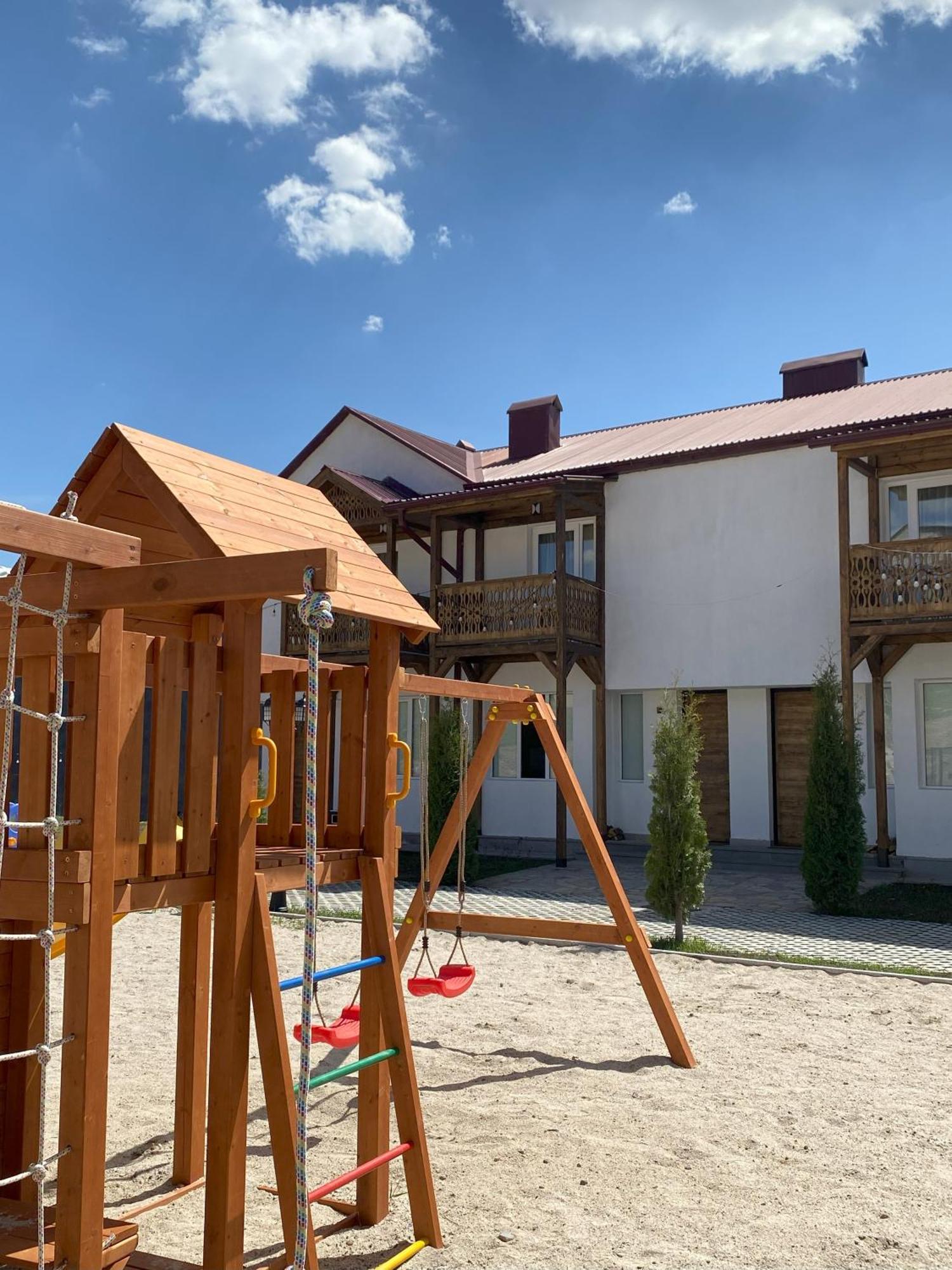 Motives Inn Dilijan Eksteriør billede